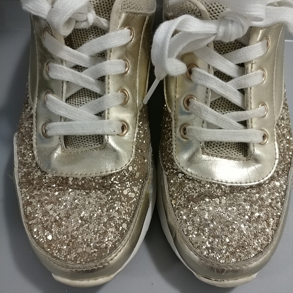 🎉HOST PICK🎉Children's Place Gold Glitter Sneakers Girls 5 - Picture 8 of 16